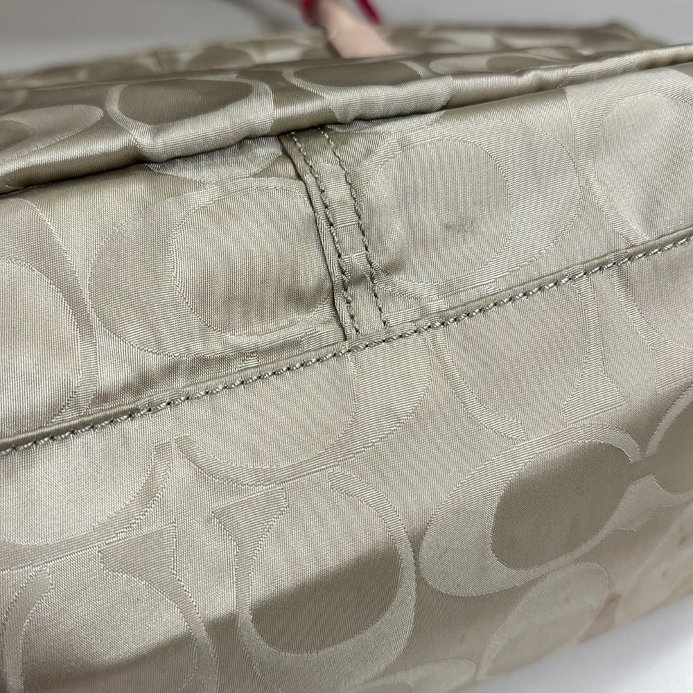 SOLD🔥🔥🔥Coach Signature Nylon Tote Bag - Picture 11 of 16